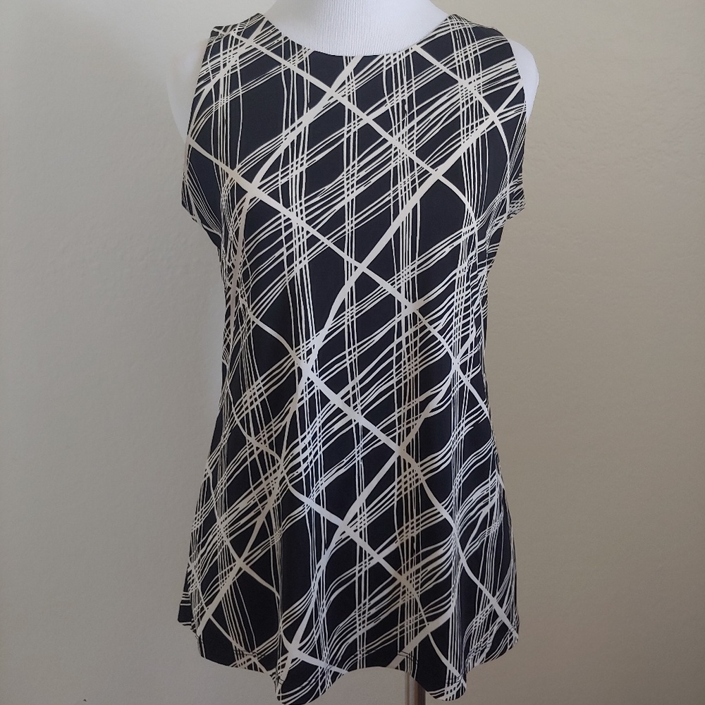 Black and white top